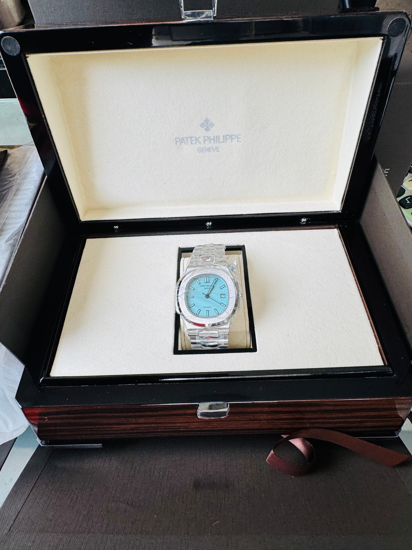 Máximo Lujo Reloj Automático Mecánico Fechador-Luminoso Favor de Pedir Información por WhatsApp al 99 81 92 84 65