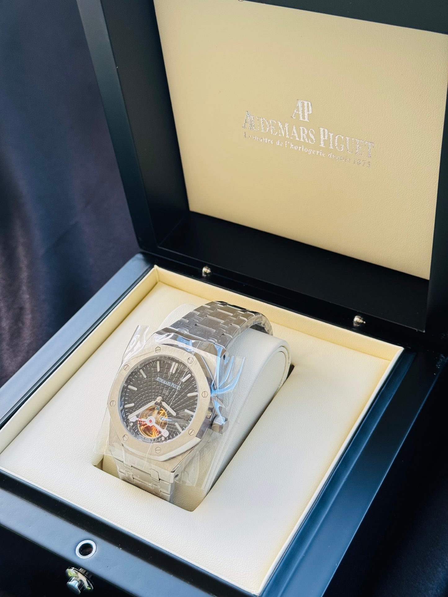 Increíble Reloj Audemars P. ROYAL OAK Automático Mecánico-Tourbillon-Máximo lujo y Calidad! Luminoso Etcétera-Disponible con Carátula Negra y Carátula Azul.