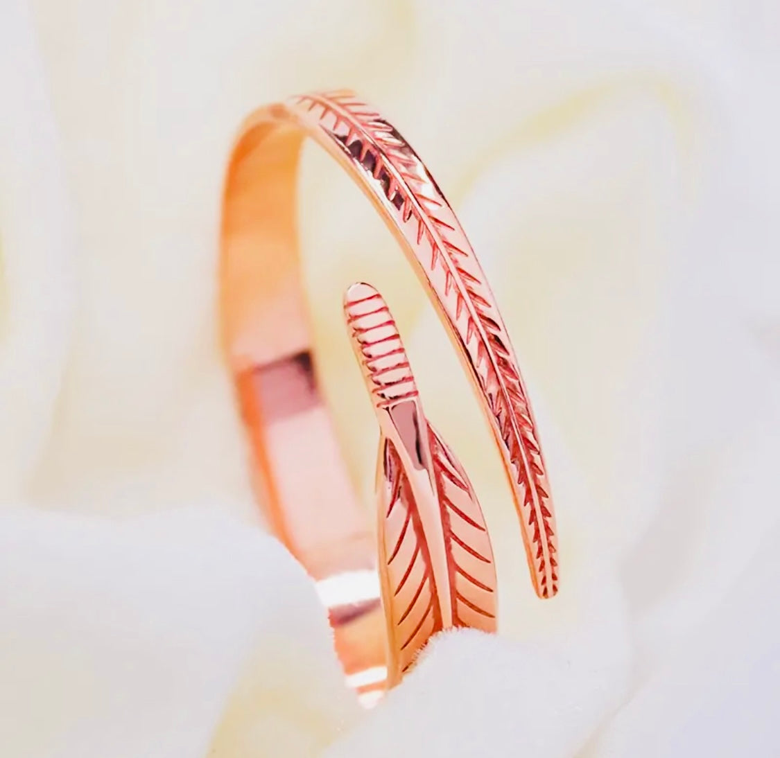 Hermosa Esclava de Cobre en Forma de  Pluma Unitallas- Unisex - Hipoalergenica Perfecto para Regalo
