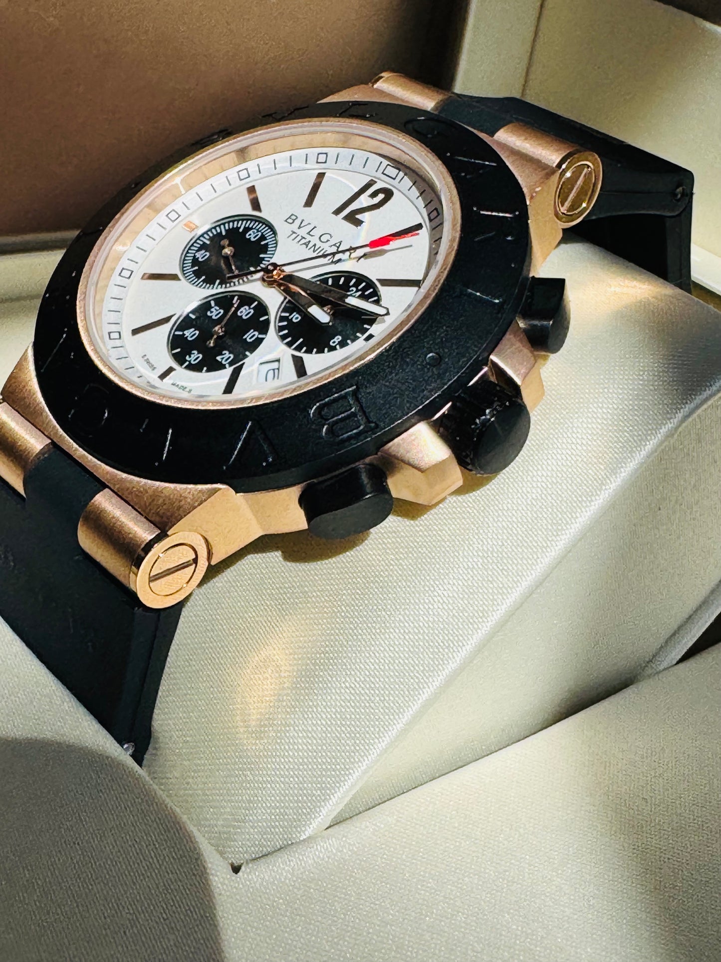 ESPECTACULAR RELOJ AUTOMÁTICO MULTIFUNCIONAL BVLGARI-CRONÓMETRO-SEGUNDERO-2 ZONAS HORARIAS-CRISTAL ZAFIRO-ETC