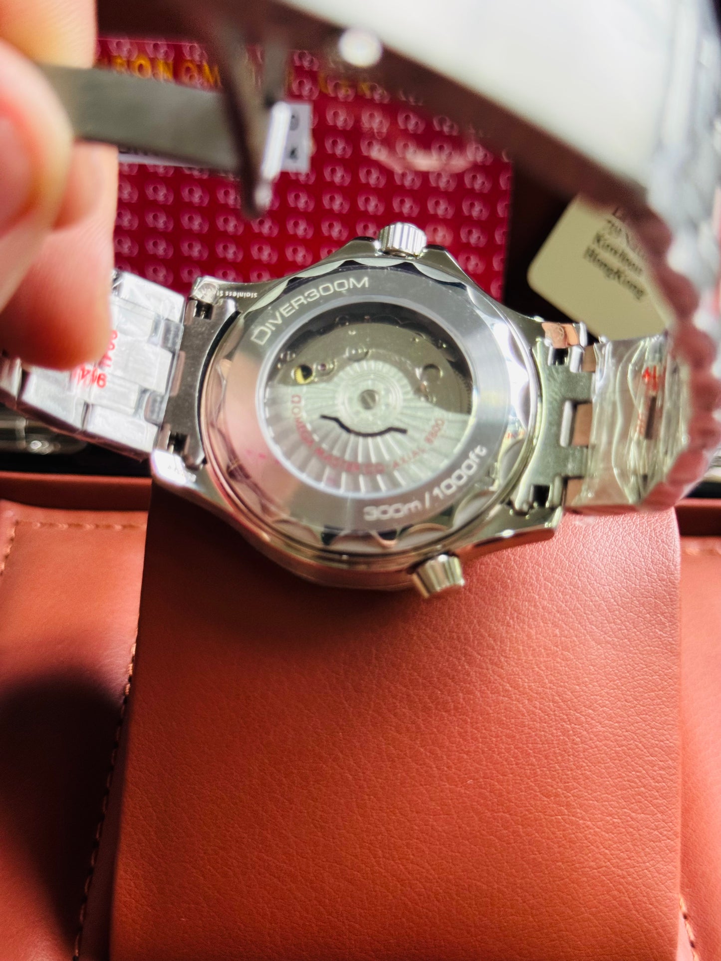 AUDAZ Y VERSÁTIL DISEÑO JAMES BOND 007-OMEGA AUTOMÁTICO SEA MASTER! FECHADOR-LUMINOSO-CRISTAL ZAFIRO-BISEL GIRATORIO ETC