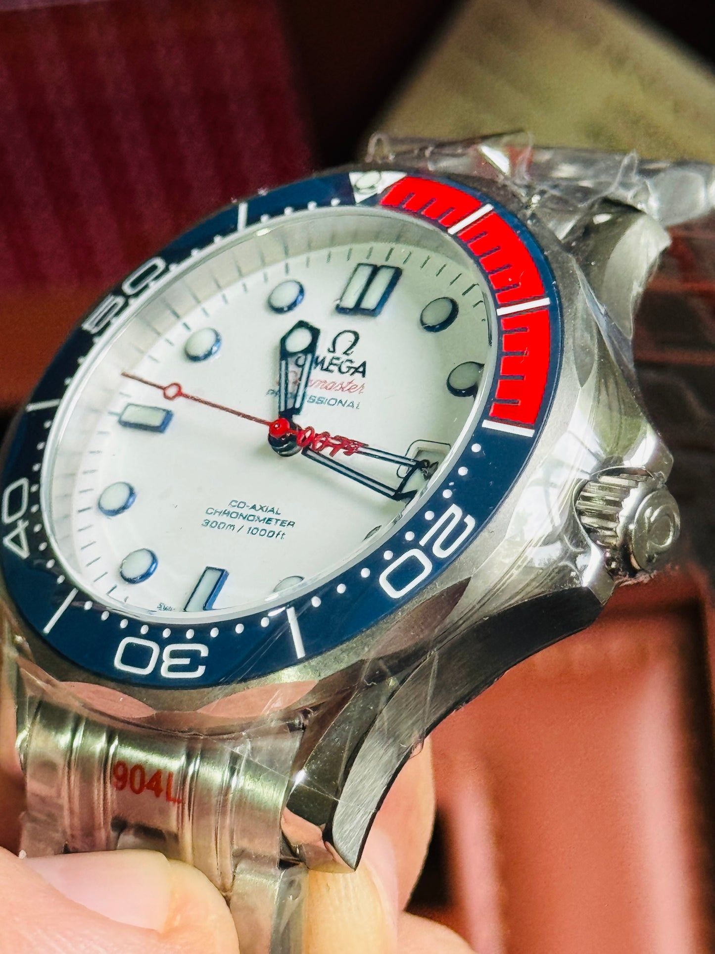 AUDAZ Y VERSÁTIL DISEÑO JAMES BOND 007-OMEGA AUTOMÁTICO SEA MASTER! FECHADOR-LUMINOSO-CRISTAL ZAFIRO-BISEL GIRATORIO ETC