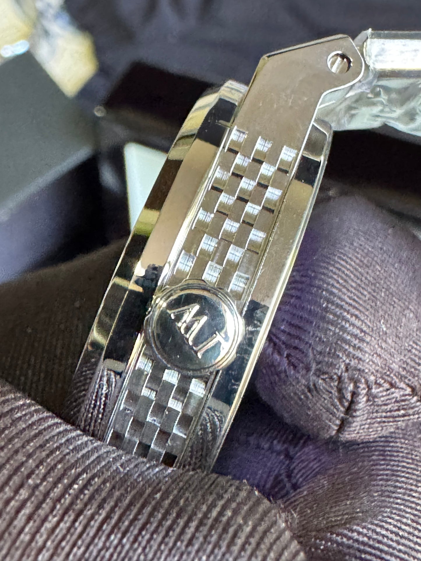 SOFISTICADO RELOJ AUTOMÁTICO I&W- CRISTAL ZAFIRO-LUMINOSO-PEQUEÑA VENTANA TOURBILLON-PEQUEÑOS DIALES SEGUNDERO Y 24 HRS. RESISTENTE AL AGUA- ALTA CALIDAD!!!