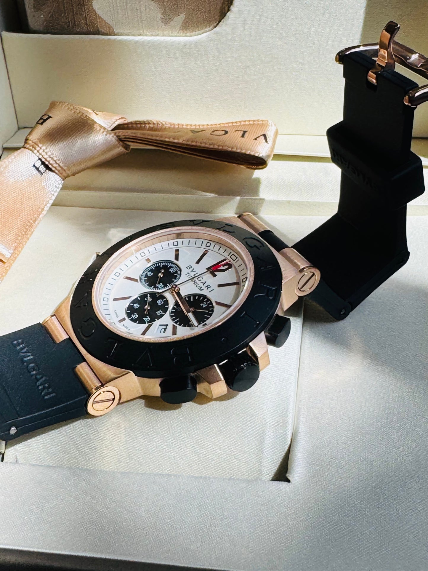 ESPECTACULAR RELOJ AUTOMÁTICO MULTIFUNCIONAL BVLGARI-CRONÓMETRO-SEGUNDERO-2 ZONAS HORARIAS-CRISTAL ZAFIRO-ETC
