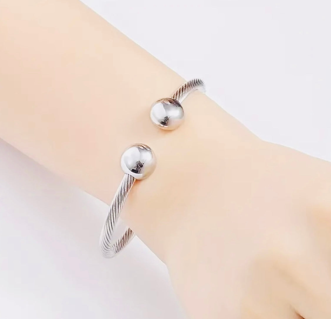 Hermosas Pulseras Magnéticas 🧲 Disponibles en 3 Tonos Diferentes Cuidé su Salud!