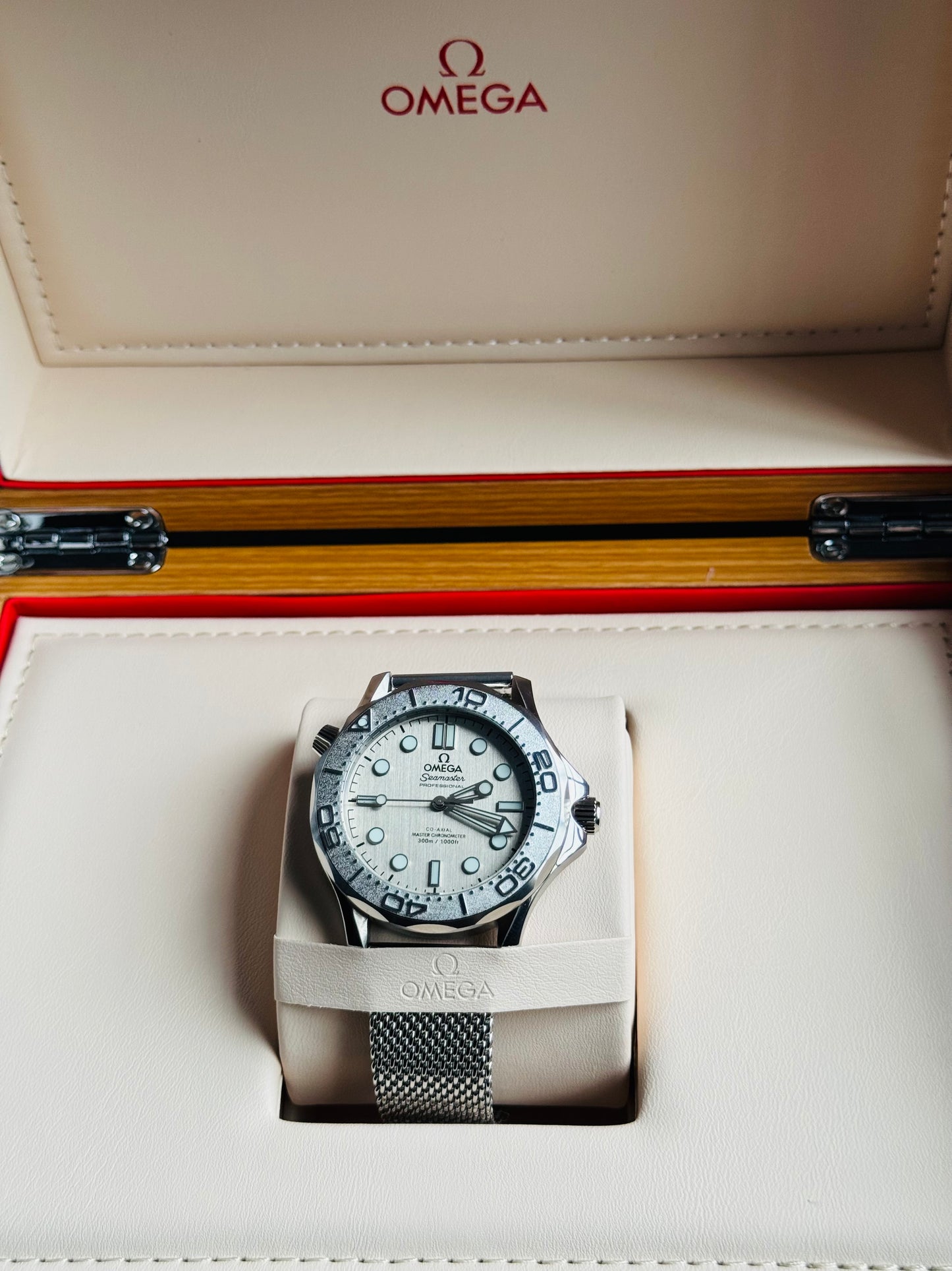 HERMOSO RELOJ AUTOMÁTICO MECÁNICO OMEGA SEAMASTER ACABADO DIAMANTADO