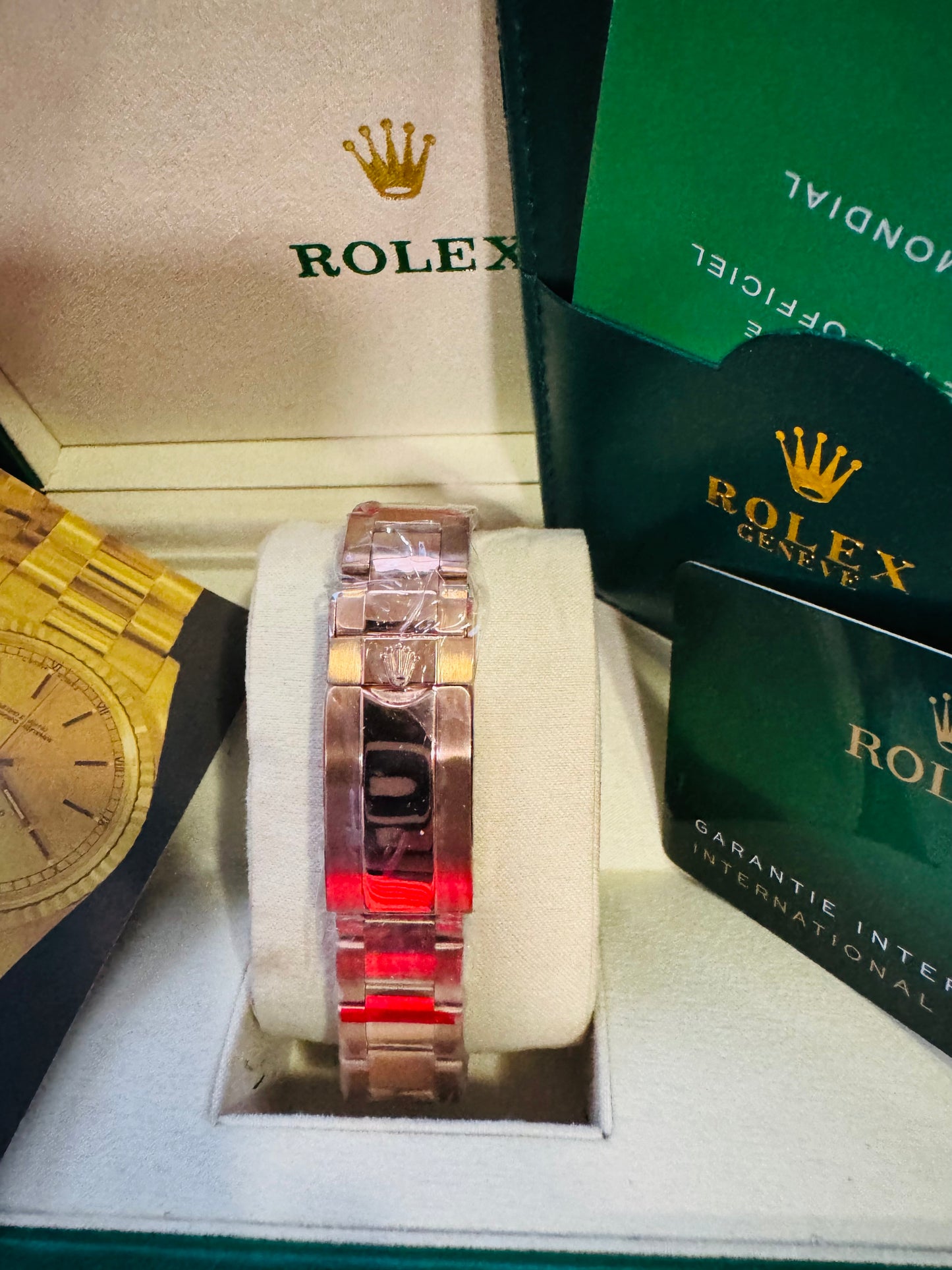 Hermoso Reloj Mecanismo Automático GMT - 2 Zonas Horarias Completamente Funcionales-Luminoso Gran Calidad-Tono Oro Rosado