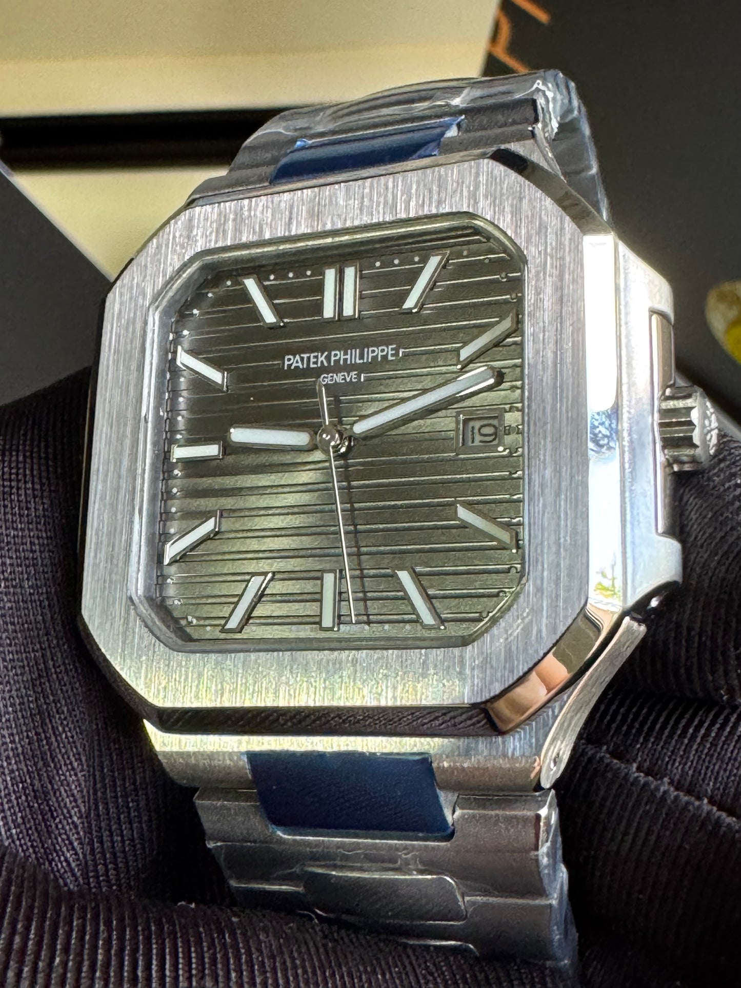 EXCLUSIVO RELOJ PATEK PHILIPPE AUTOMÁTICO- FECHADOR- JOYAS 💎- CRISTAL ZAFIRO- LUMINOSO- ÚLTIMO Y MÁS NUEVO DISEÑO!!!
PRECIO: A TRATAR 

No se hacen Envíos 🚚 

Ventas solo en Cancún 

Información por WHATSAPP 99 81 92 84  65