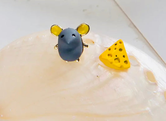 Simpáticos y Originales Aretes asimétricos de Ratón 🐭 con su Quesito Ideal para Regalo 🎁