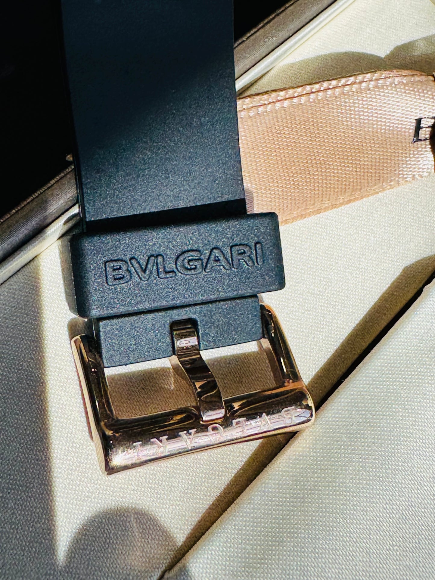 ESPECTACULAR RELOJ AUTOMÁTICO MULTIFUNCIONAL BVLGARI-CRONÓMETRO-SEGUNDERO-2 ZONAS HORARIAS-CRISTAL ZAFIRO-ETC