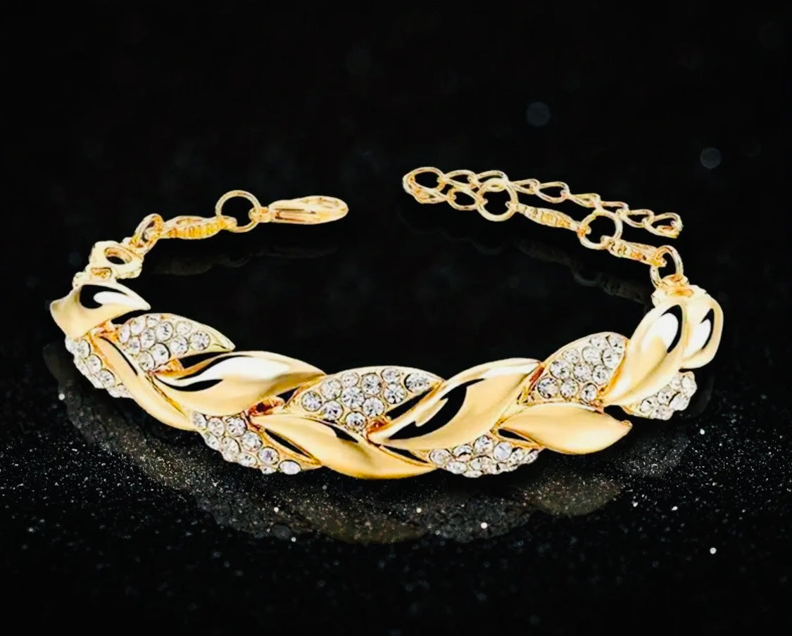 Hermoso Brazalete en Forma de Trigo con Incrustaciones de Circonias Unitalla - Hipoalergenica Disponible en Plateado y Dorado