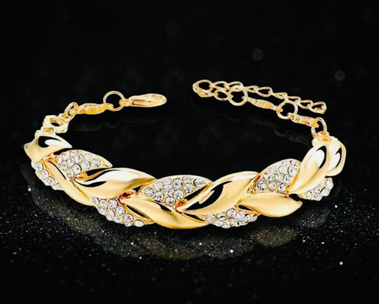 Hermoso Brazalete en Forma de Trigo con Incrustaciones de Circonias Unitalla - Hipoalergenica Disponible en Plateado y Dorado
