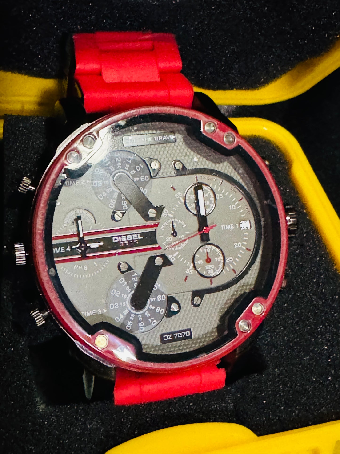 Reloj MR DADDY Diesel Grande y Pesado ! Disponible en 7 Modelos Diferentes!

Información por WhatsApp 99 81 92 84 65


NOTA:

No se hacen envíos 🚚  📦 💨!

Las Ventas son solo en Cancún

Nuestro Lema: No somos Números!