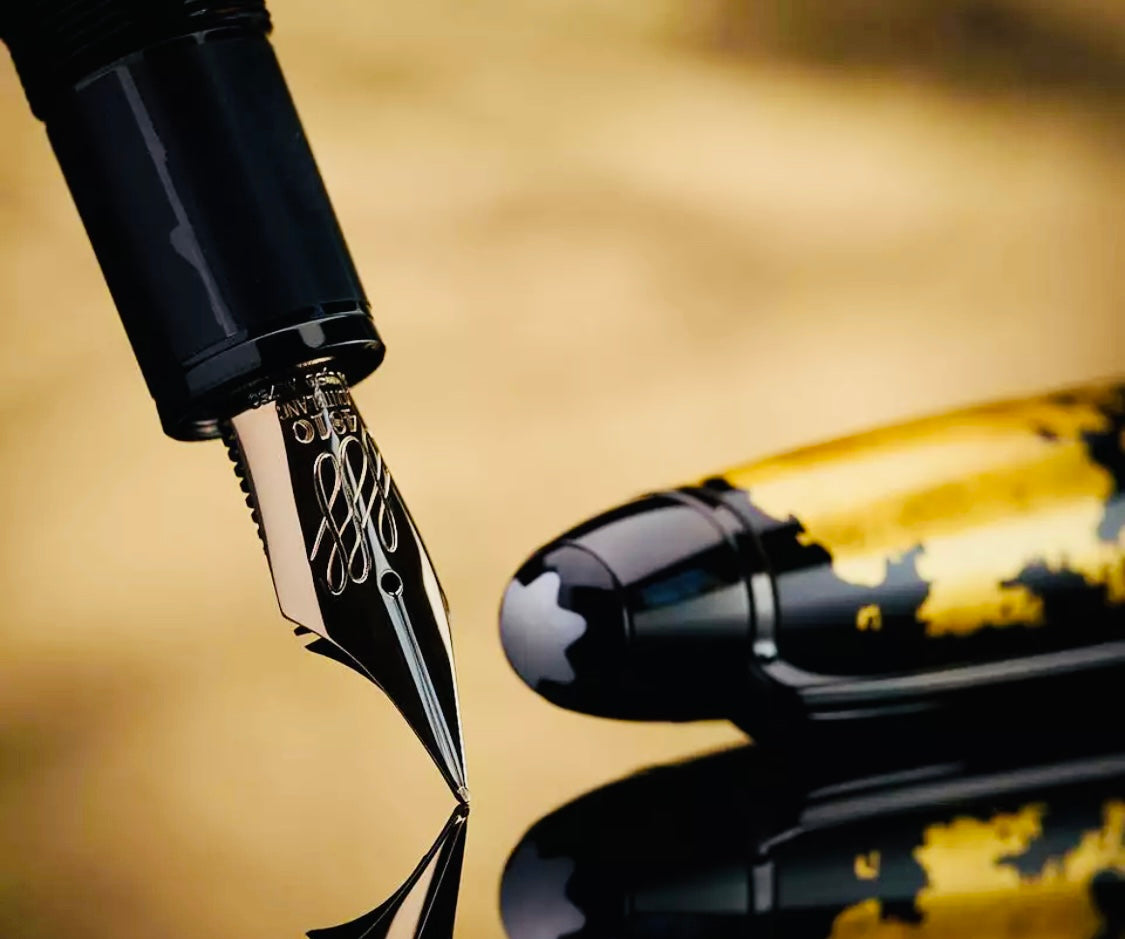 ESPECTACULAR Y ELEGANTE DISEÑO MONTBLANC SOLITAIRE  HOJA DE ORO 24k PLUMA ESTILOGRÁFICA FLEXIBLE