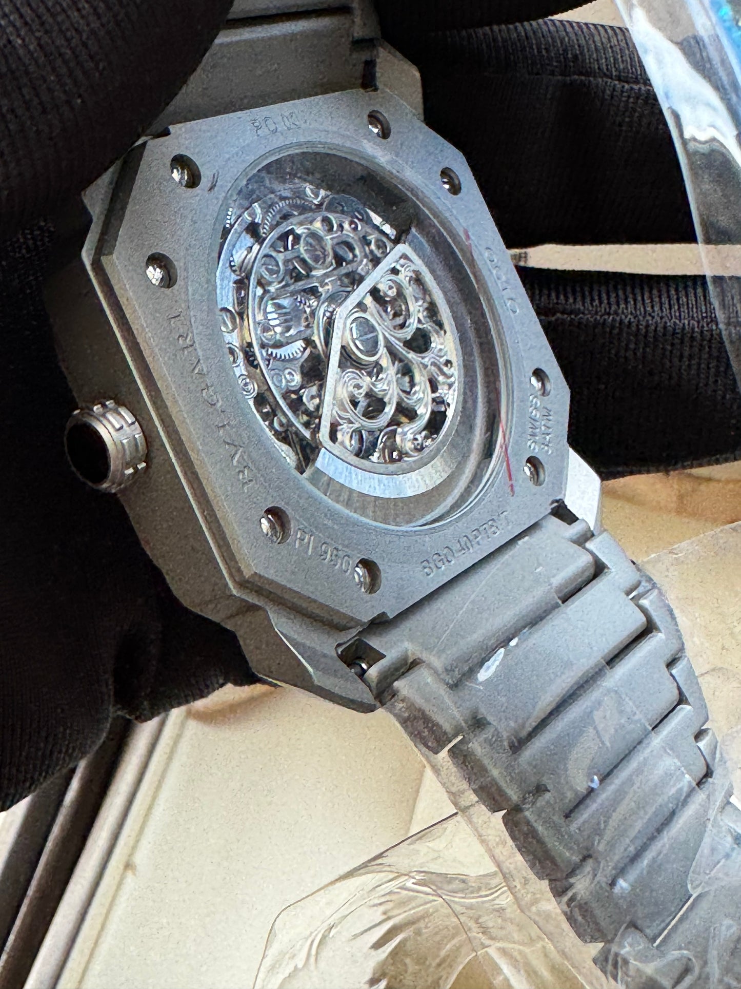 LUJOSO DISEÑO RELOJ AUTOMÁTICO MECÁNICO BVLGARI OCTO ELEGANCIA Y DISTINCIÓN