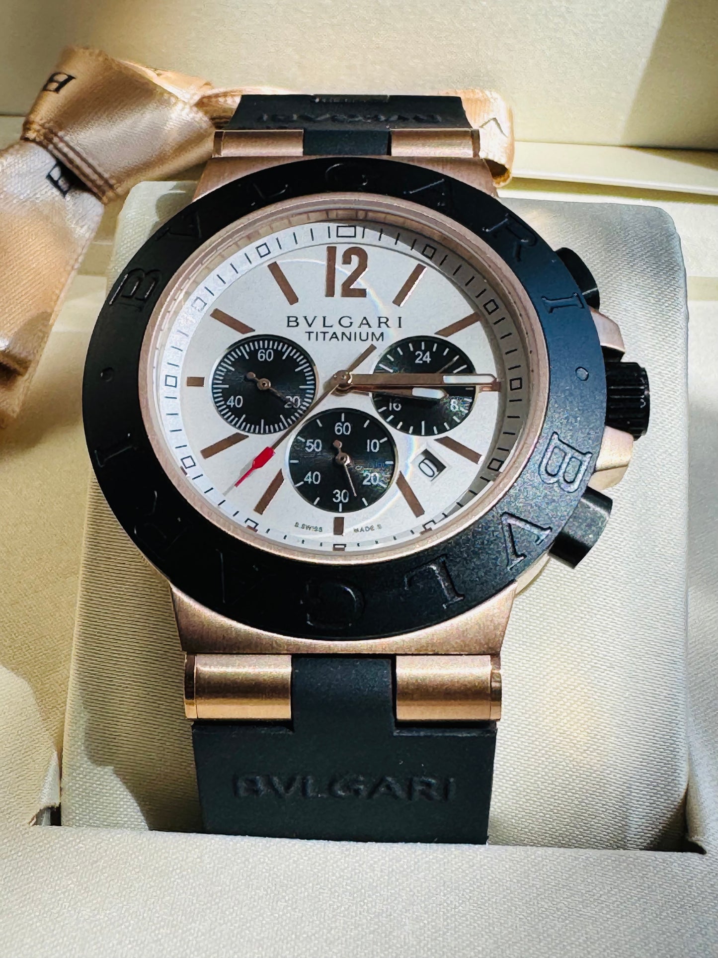 ESPECTACULAR RELOJ AUTOMÁTICO MULTIFUNCIONAL BVLGARI-CRONÓMETRO-SEGUNDERO-2 ZONAS HORARIAS-CRISTAL ZAFIRO-ETC