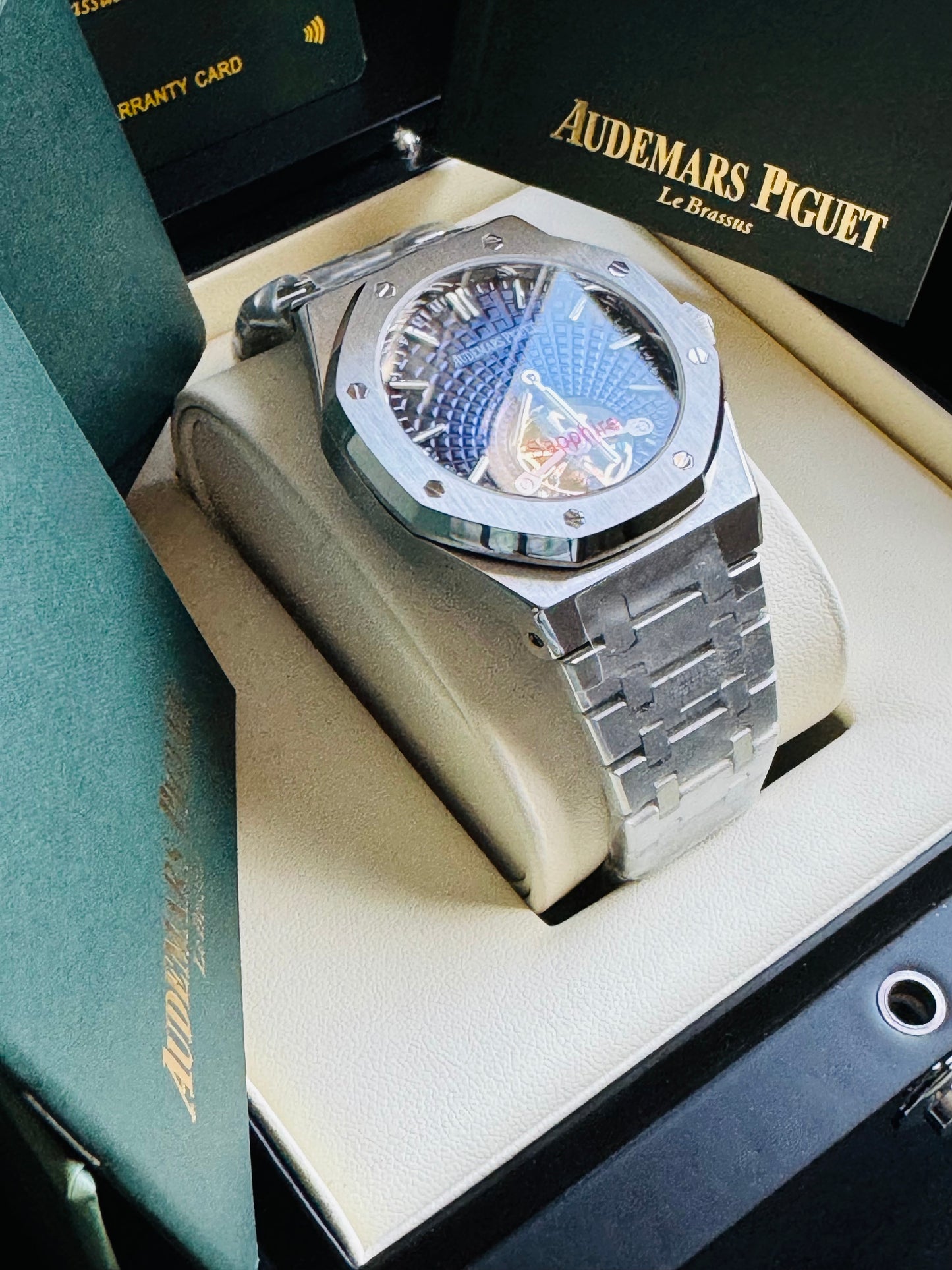ESPECTACULAR AUDEMARS PIGUET ROYAL OAK
FLYNG TOURBILLON LIMITED EDITION!!! CRISTAL ZAFIRO!!! MÁXIMO LUJO!!!