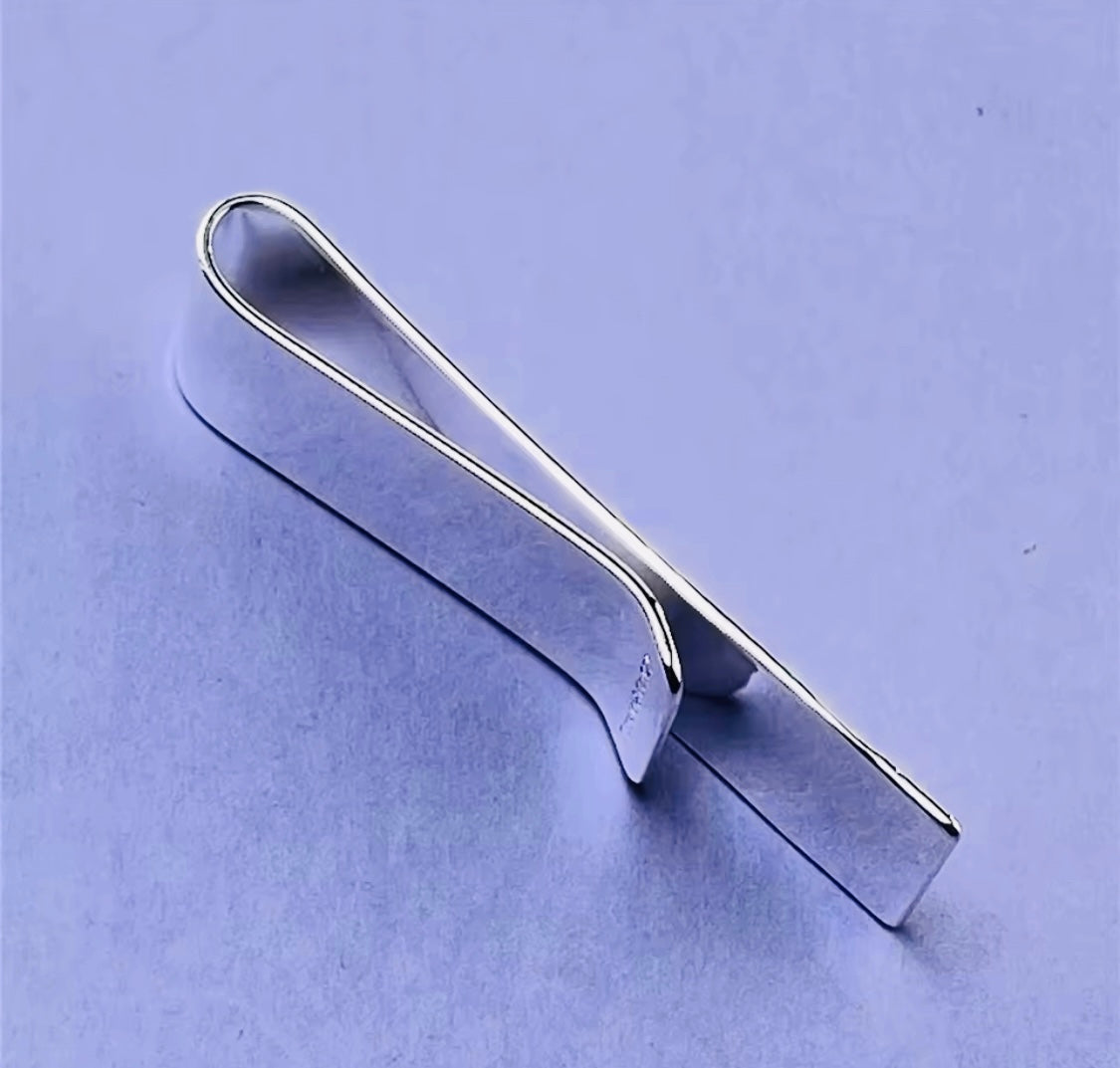 Elegante Billetera de Plata Ley 925 con Patrón Romano Buen Gusto y Estilo.