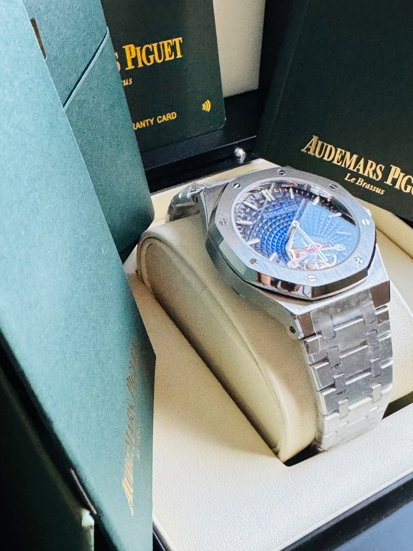 ESPECTACULAR AUDEMARS PIGUET ROYAL OAK
FLYNG TOURBILLON LIMITED EDITION!!! CRISTAL ZAFIRO!!! MÁXIMO LUJO!!!
