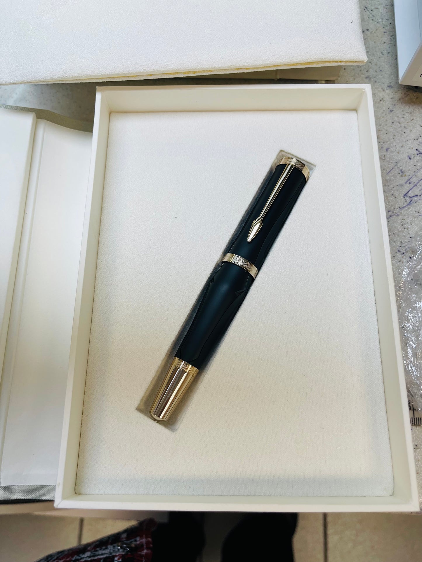EDICIÓN LIMITADA PLUMA FUENTE MONT BLANC Writers Edition Homenaje a Homer Juego completo de pluma estilográfica con punta M INSPIRADO EN EL CABALLO DE TROYA!  Información por WhatsApp 99 81 92 84 65