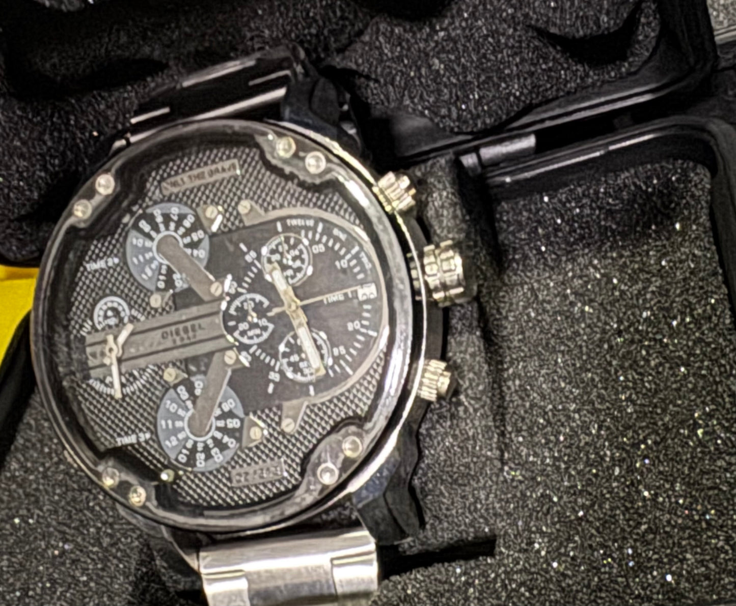 Reloj MR DADDY Diesel Grande y Pesado ! Disponible en 7 Modelos Diferentes!

Información por WhatsApp 99 81 92 84 65


NOTA:

No se hacen envíos 🚚  📦 💨!

Las Ventas son solo en Cancún

Nuestro Lema: No somos Números!