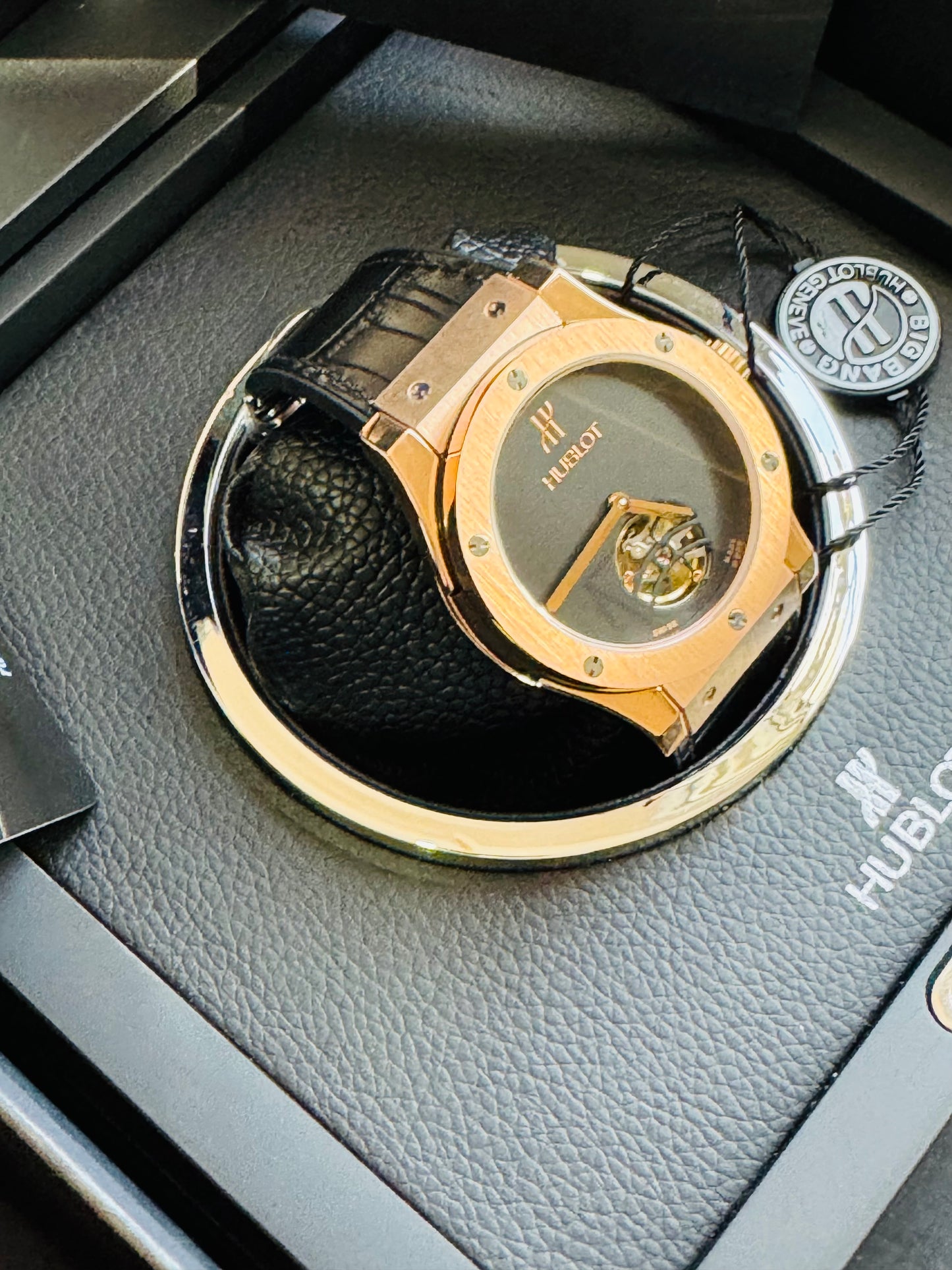 IMPRESIONANTE RELOJ AUTOMÁTICO MECÁNICO HUBLOT TOURBILLON- CRISTAL ZAFIRO-21 JOYAS-MÁXIMA ELEGANCIA!!!

PRECIO: A TRATAR

INFORMACION WHATSAPP 99 81 92 84 65

NO SE HACEN ENVÍOS 🚚