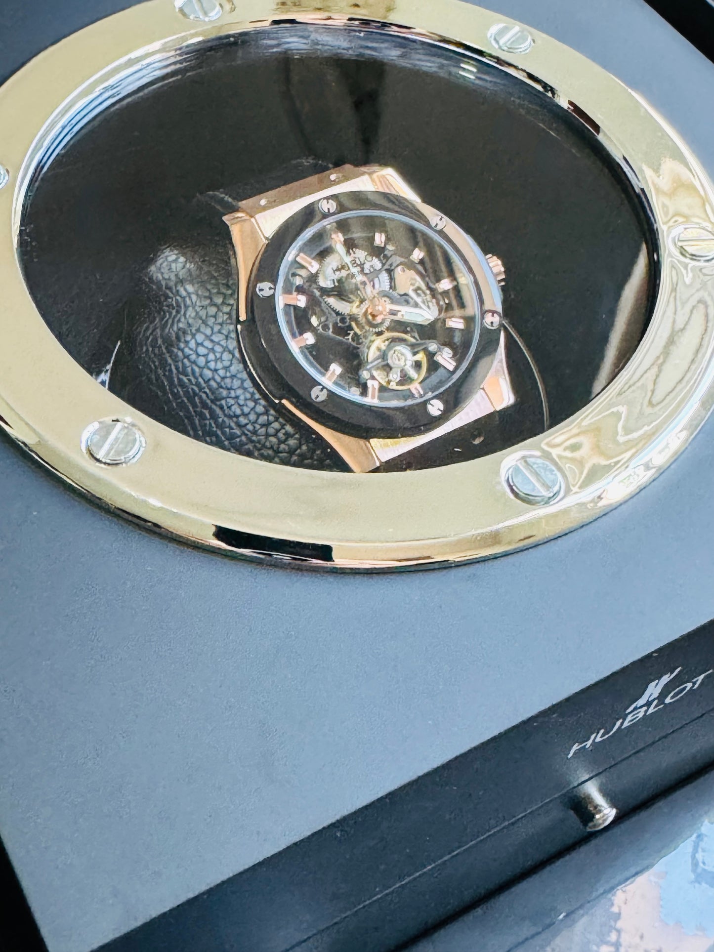 ESPECTACULAR RELOJ HUBLOT SKELETON AUTOMÁTICO MECÁNICO- CRISTAL ZAFIRO MÁXIMO LUJO!!!

PRECIO: A TRATAR 

VENTAS SOLO EN CANCÚN 

INFORMACION POR WhatsApp 99 81 92 84 65.

NO SE HACEN ENVÍOS 🚚