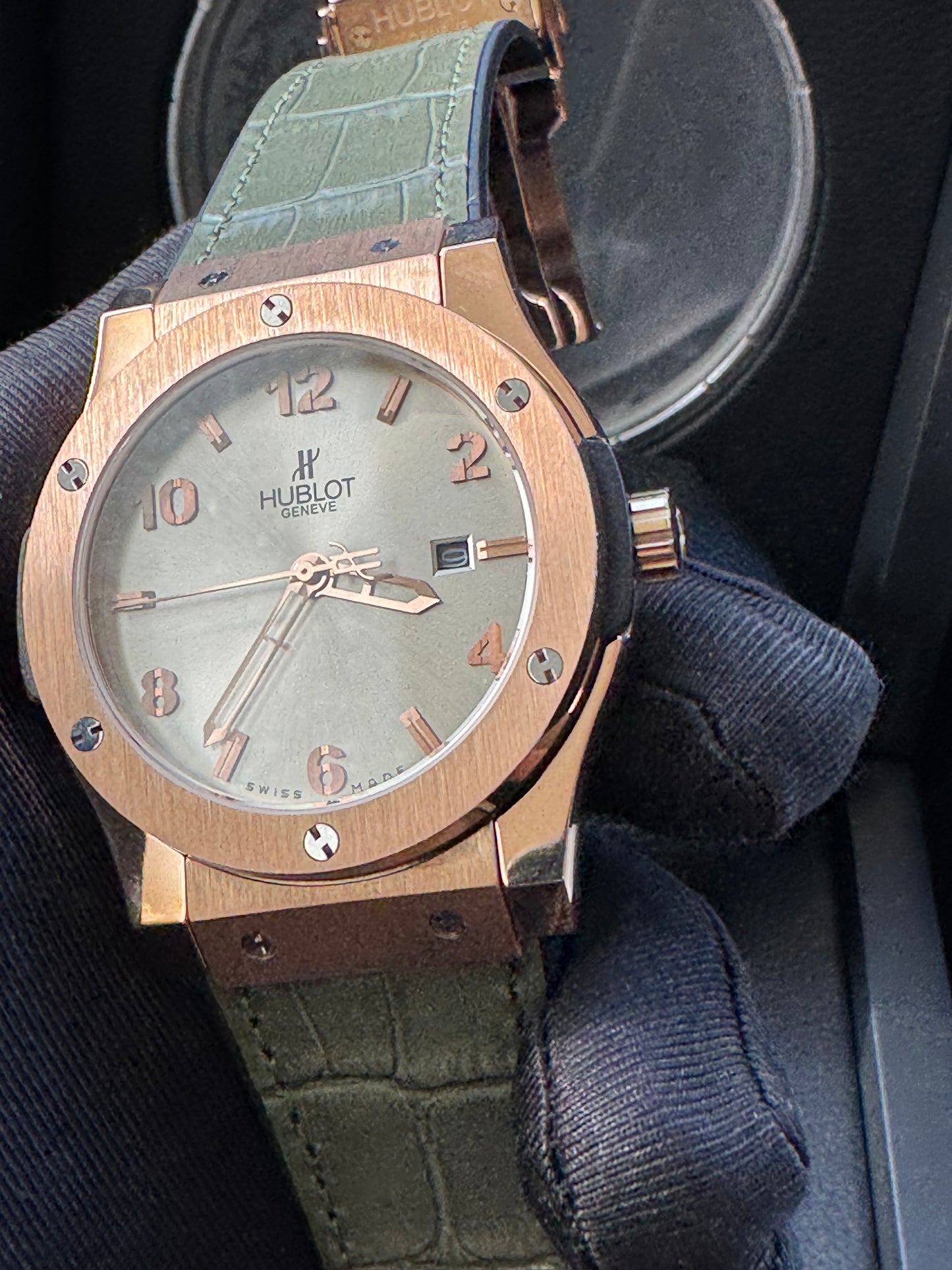 MÁXIMO LUJO RELOJ AUTOMÁTICO MECÁNICO HUBLOT - FECHADOR-CALIDAD Y DISEÑO!!!
INFORMACIÓN POR WhatsApp 99 81 92 84 65

PRECIO A TRATAR 

NOTA:

No se hacen envíos 🚚  📦 💨!

Las Ventas son solo en Cancún