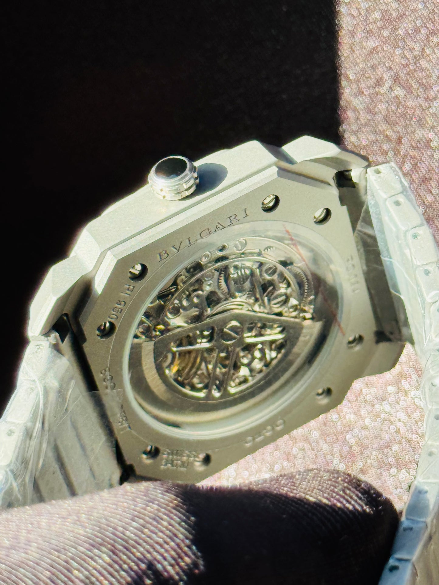 IMPONENTE Y DISTINGUIDO RELOJ AUTOMÁTICO MECÁNICO SKELETON BVLGARI OCTO! HERMOSO DISEÑO Y CALIDAD!!!

PRECIO A TRATAR 

Información por WhatsApp 99 81 92 84 65


NOTA:

No se hacen envíos 🚚  📦 💨!

Las Ventas son solo en Cancún

Nuestro Lema: No somos N