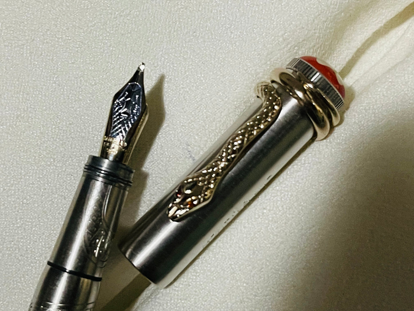 EXCLUSIVA PLUMA FUENTE 1906 - LÍMITED EDITION SERPENT- NOIR HERITAGE -