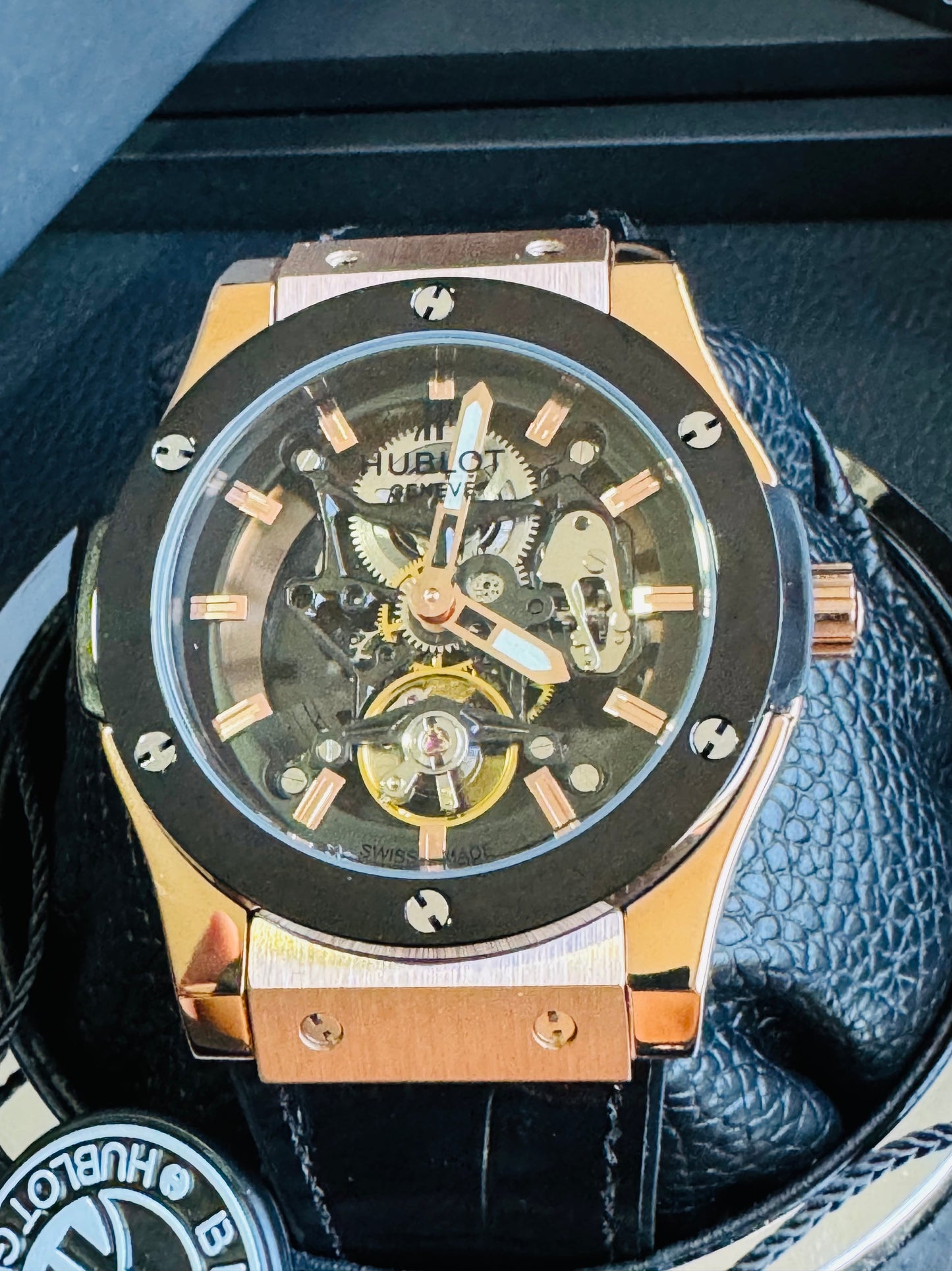 ESPECTACULAR RELOJ HUBLOT SKELETON AUTOMÁTICO MECÁNICO- CRISTAL ZAFIRO MÁXIMO LUJO!!!

PRECIO: A TRATAR 

VENTAS SOLO EN CANCÚN 

INFORMACION POR WhatsApp 99 81 92 84 65.

NO SE HACEN ENVÍOS 🚚