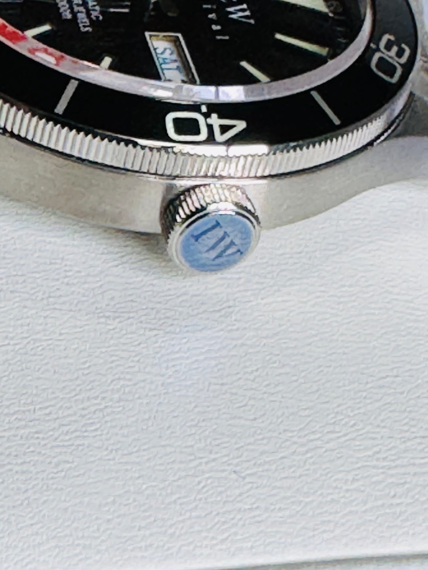 HERMOSO RELOJ AUTOMÁTICO MECÁNICO-BUCEO 1,000 FT-FECHADOR-DÍA SEMANA-CRISTAL ZAFIRO-24 JOYAS 💎-3 ATM -💯% ORIGINAL