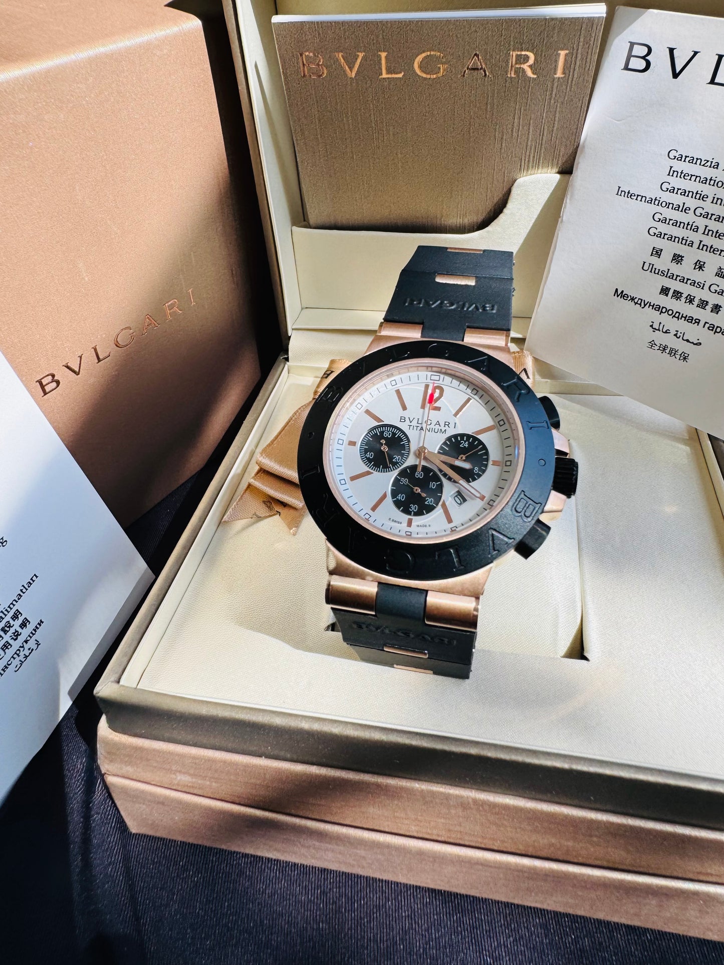 ESPECTACULAR RELOJ AUTOMÁTICO MULTIFUNCIONAL BVLGARI-CRONÓMETRO-SEGUNDERO-2 ZONAS HORARIAS-CRISTAL ZAFIRO-ETC