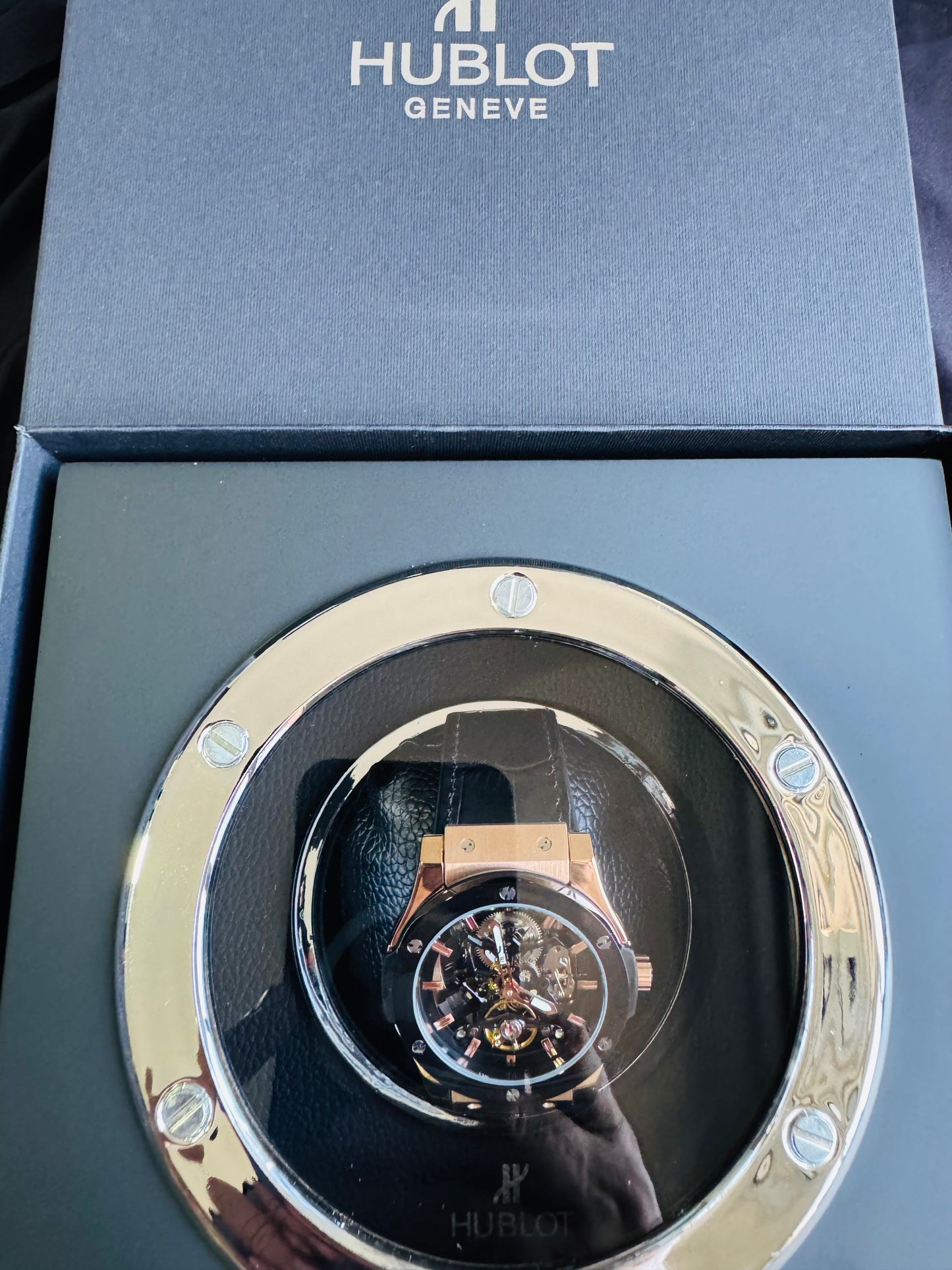 ESPECTACULAR RELOJ HUBLOT SKELETON AUTOMÁTICO MECÁNICO- CRISTAL ZAFIRO MÁXIMO LUJO!!!

PRECIO: A TRATAR 

VENTAS SOLO EN CANCÚN 

INFORMACION POR WhatsApp 99 81 92 84 65.

NO SE HACEN ENVÍOS 🚚