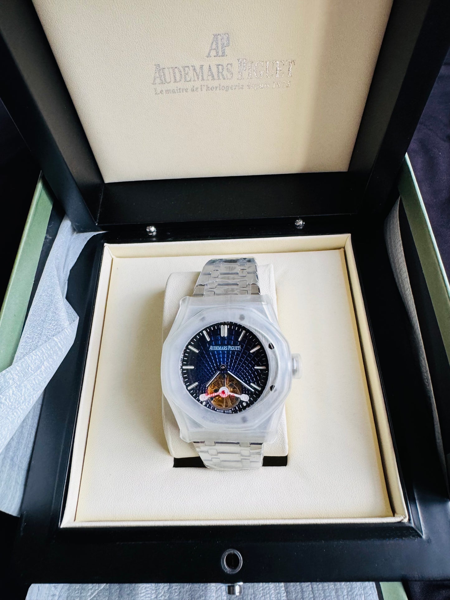 ESPECTACULAR AUDEMARS PIGUET ROYAL OAK
FLYNG TOURBILLON LIMITED EDITION!!! CRISTAL ZAFIRO!!! MÁXIMO LUJO!!!