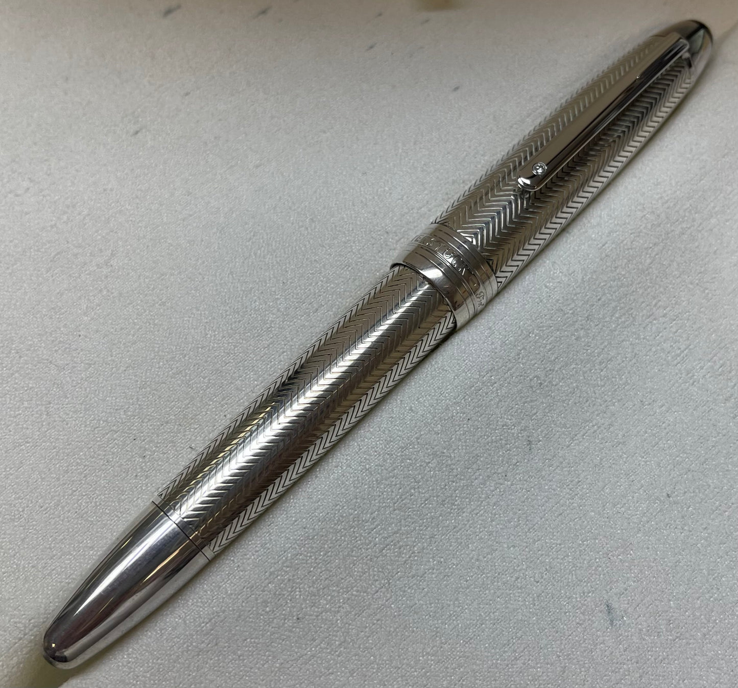 HERMOSA PLUMA FUENTE DE PLATA DE LEY 925 MACIZA CON DIAMANTE 💎 MAISTERSTUCK SOLD OUT HACE MUCHO TIEMPO ⏱️ DIFÍCIL DE CONSEGUIR