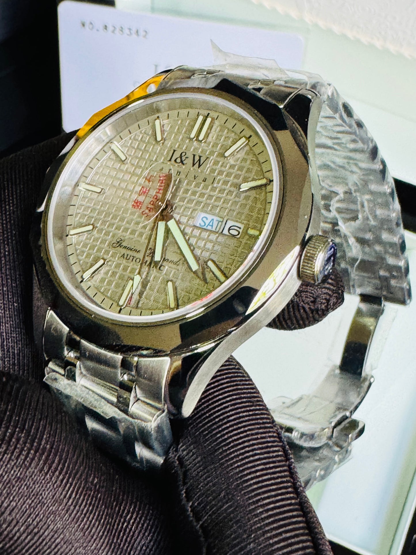 HERMOSO y ELEGANTE DISEÑO I&W AUTOMATICO- CRISTAL ZAFIRO-LUMINOSO-FECHADOR-DÍA DE LA SEMANA 💯% ORIGINAL