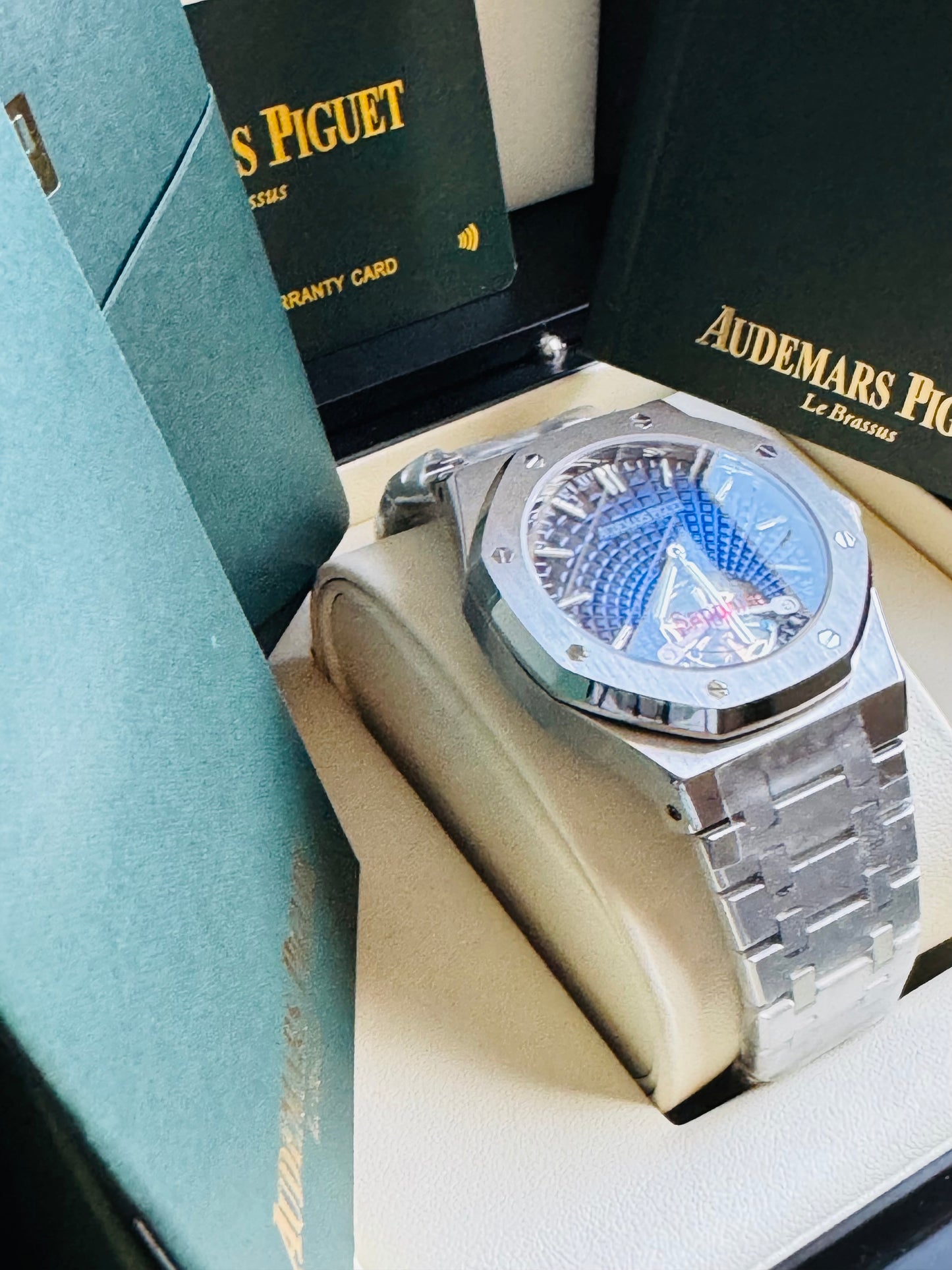 ESPECTACULAR AUDEMARS PIGUET ROYAL OAK
FLYNG TOURBILLON LIMITED EDITION!!! CRISTAL ZAFIRO!!! MÁXIMO LUJO!!!