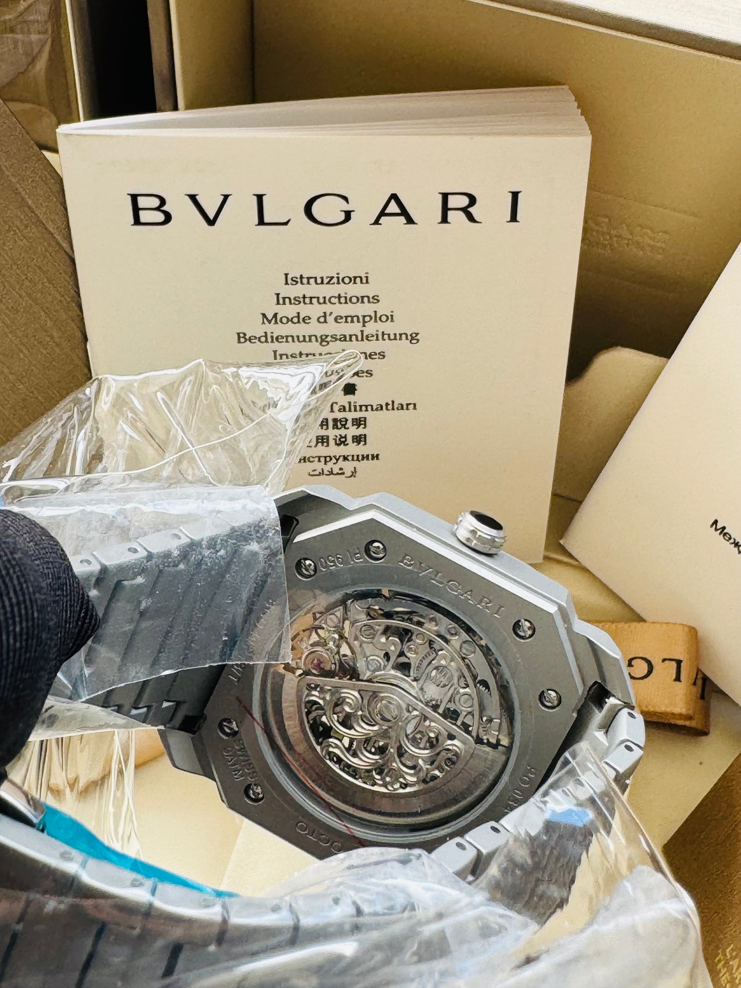 LUJOSO DISEÑO RELOJ AUTOMÁTICO MECÁNICO BVLGARI OCTO ELEGANCIA Y DISTINCIÓN