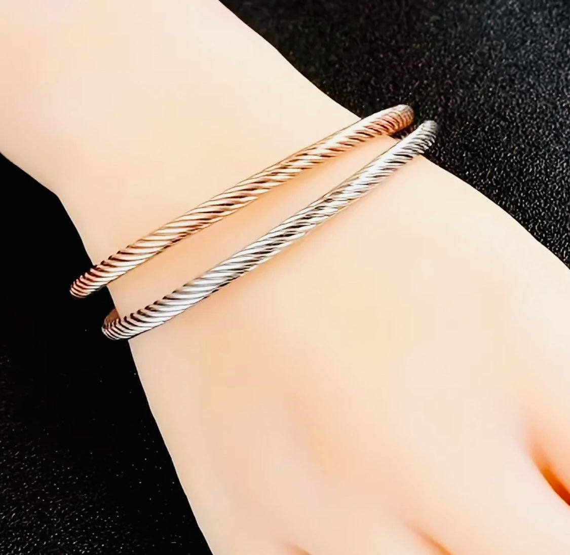 Hermosas Pulseras Magnéticas 🧲 Disponibles en 3 Tonos Diferentes Cuidé su Salud!