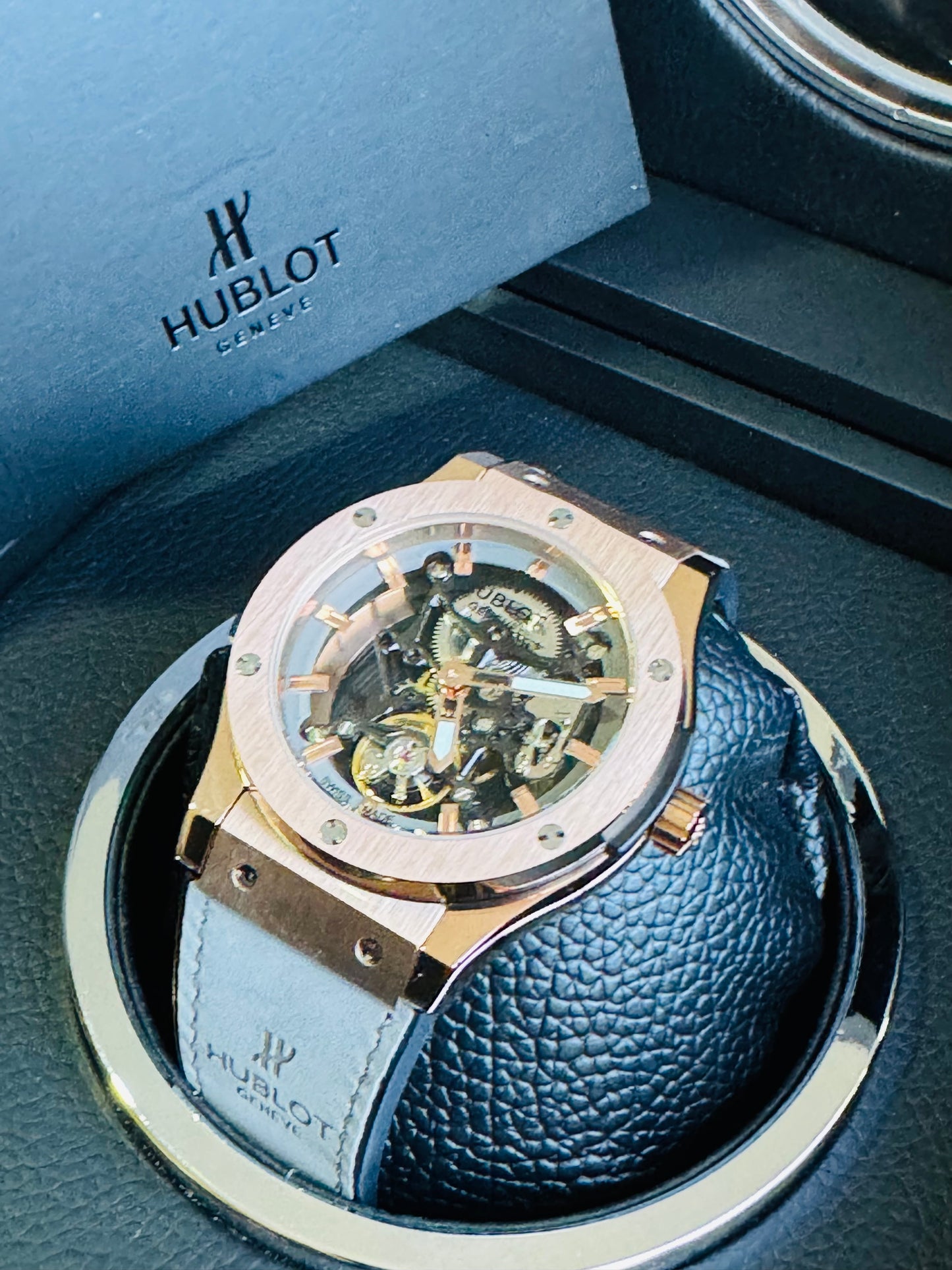 ESPECTACULAR RELOJ HUBLOT SKELETON AUTOMÁTICO MECÁNICO- CRISTAL ZAFIRO- ETC;
