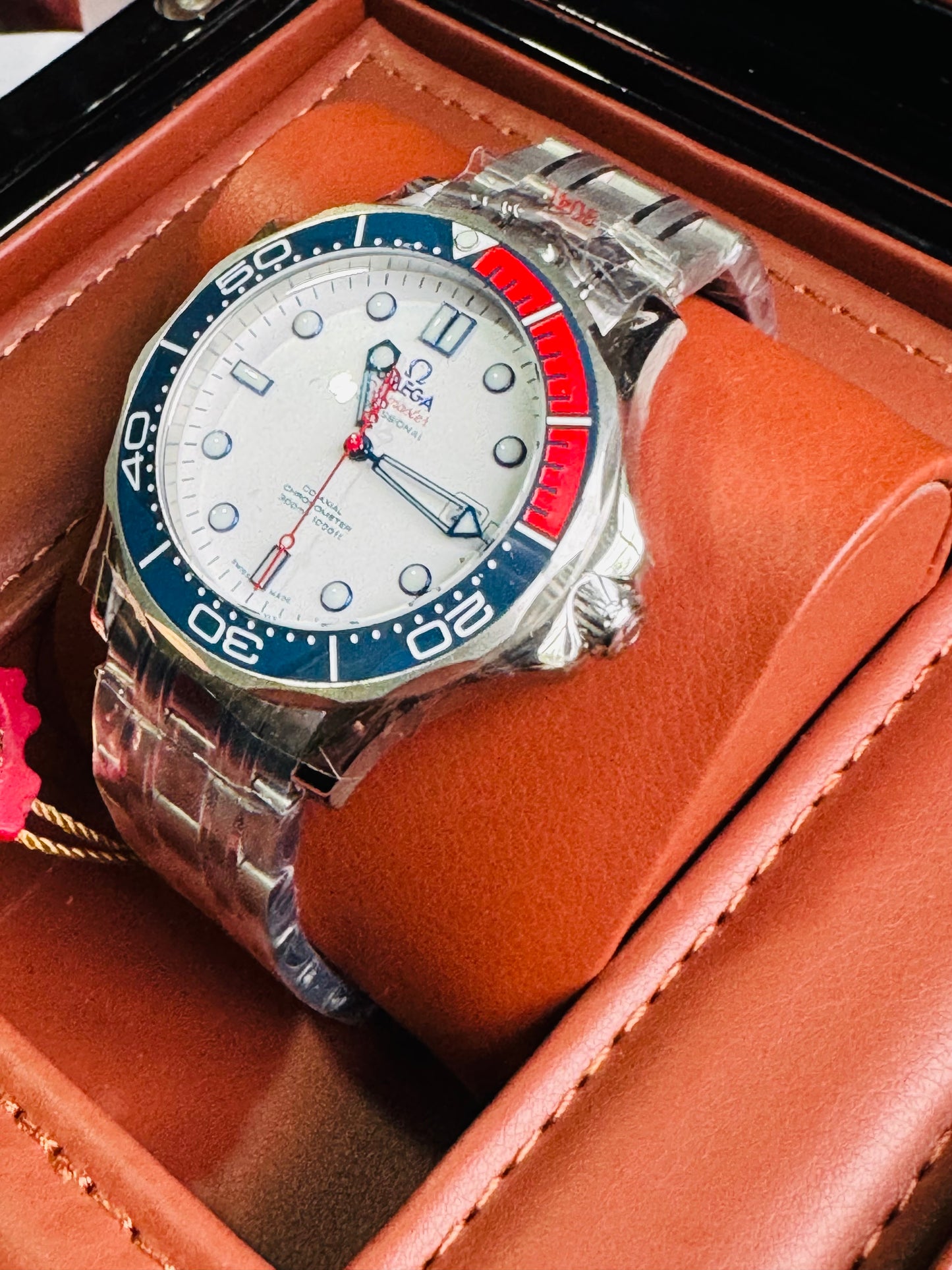 AUDAZ Y VERSÁTIL DISEÑO JAMES BOND 007-OMEGA AUTOMÁTICO SEA MASTER! FECHADOR-LUMINOSO-CRISTAL ZAFIRO-BISEL GIRATORIO ETC