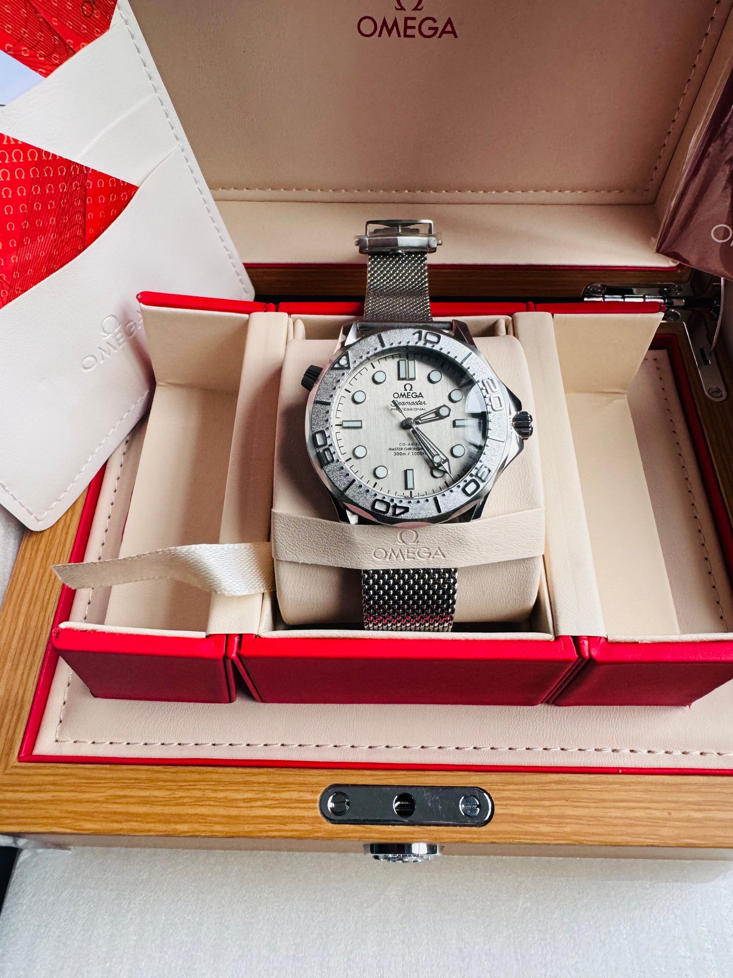 HERMOSO RELOJ AUTOMÁTICO MECÁNICO OMEGA SEAMASTER ACABADO DIAMANTADO