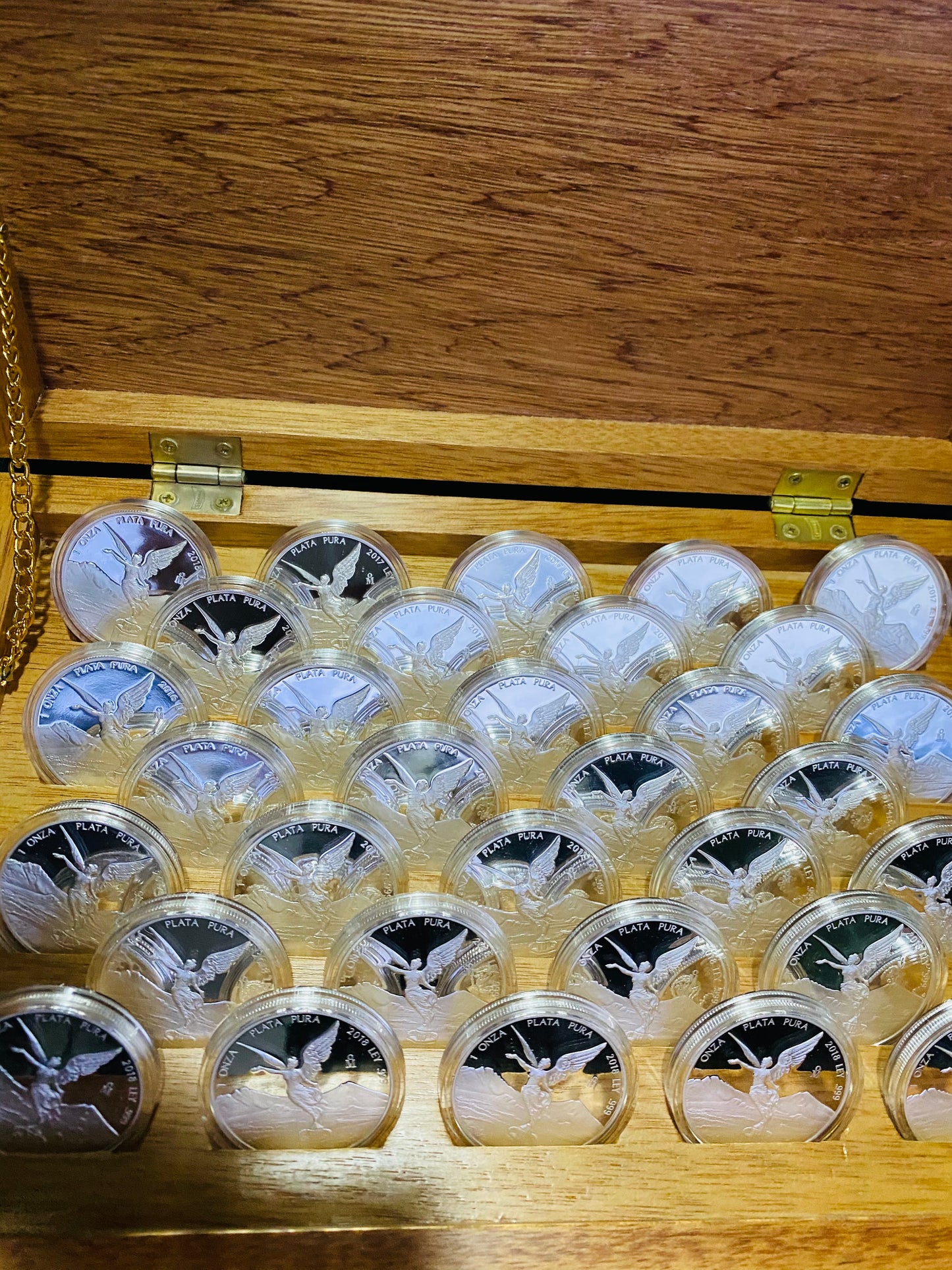 Monedas de 1 Onza de Plata Pura Ley .999 en Varios Acabados- Acabado: NORMAL -SATINADO-PROFF-MATE BRILLO- Precios Varían según Acabado y Año Nuevas, Encapsuladas y Selladas de Origen Casa de Moneda 🪙 
Favor de Pedir Información por WhatsApp al 99 81 92 8