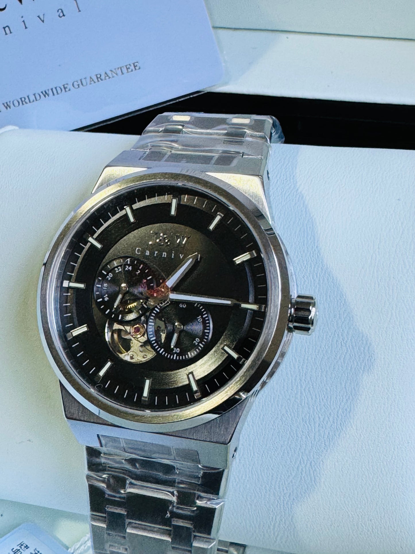 SOFISTICADO RELOJ AUTOMÁTICO I&W- CRISTAL ZAFIRO-LUMINOSO-PEQUEÑA VENTANA TOURBILLON-PEQUEÑOS DIALES SEGUNDERO Y 24 HRS. RESISTENTE AL AGUA- ALTA CALIDAD!!!