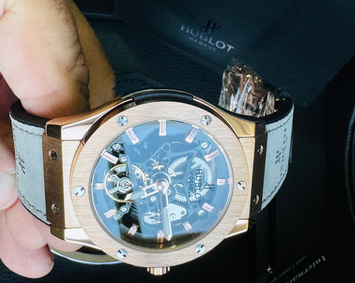 ESPECTACULAR RELOJ HUBLOT SKELETON AUTOMÁTICO MECÁNICO- CRISTAL ZAFIRO- ETC;