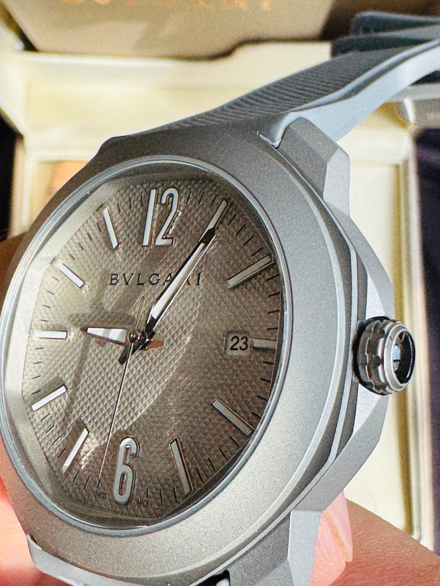ELEGANTE RELOJ OCTO BVLGARI AUTOMÁTICO- 31 JOYAS 💎 CRISTAL ZAFIRO- FECHADOR-DISEÑO NUEVO!!!