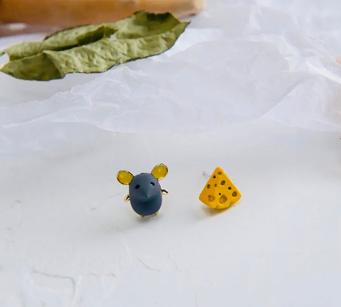 Simpáticos y Originales Aretes asimétricos de Ratón 🐭 con su Quesito Ideal para Regalo 🎁