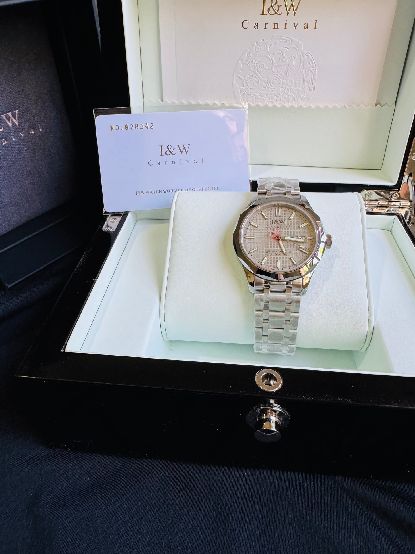 HERMOSO y ELEGANTE DISEÑO I&W AUTOMATICO- CRISTAL ZAFIRO-LUMINOSO-FECHADOR-DÍA DE LA SEMANA 💯% ORIGINAL