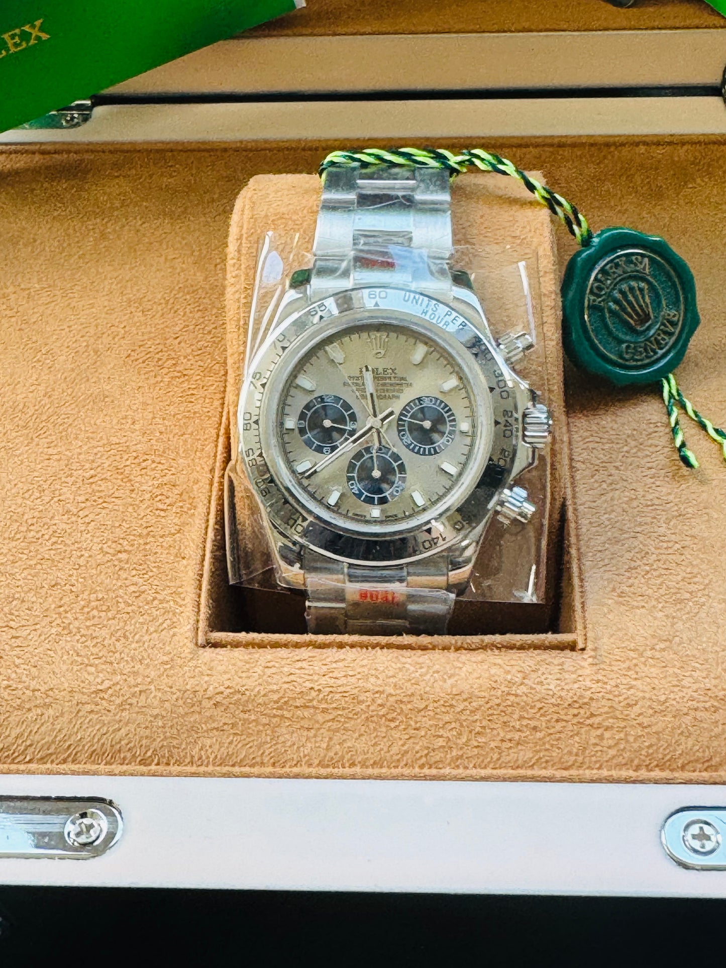 Hermoso Reloj DAYTONA Automático Mecánico Tono Oro Blanco-Máxima Elegancia!